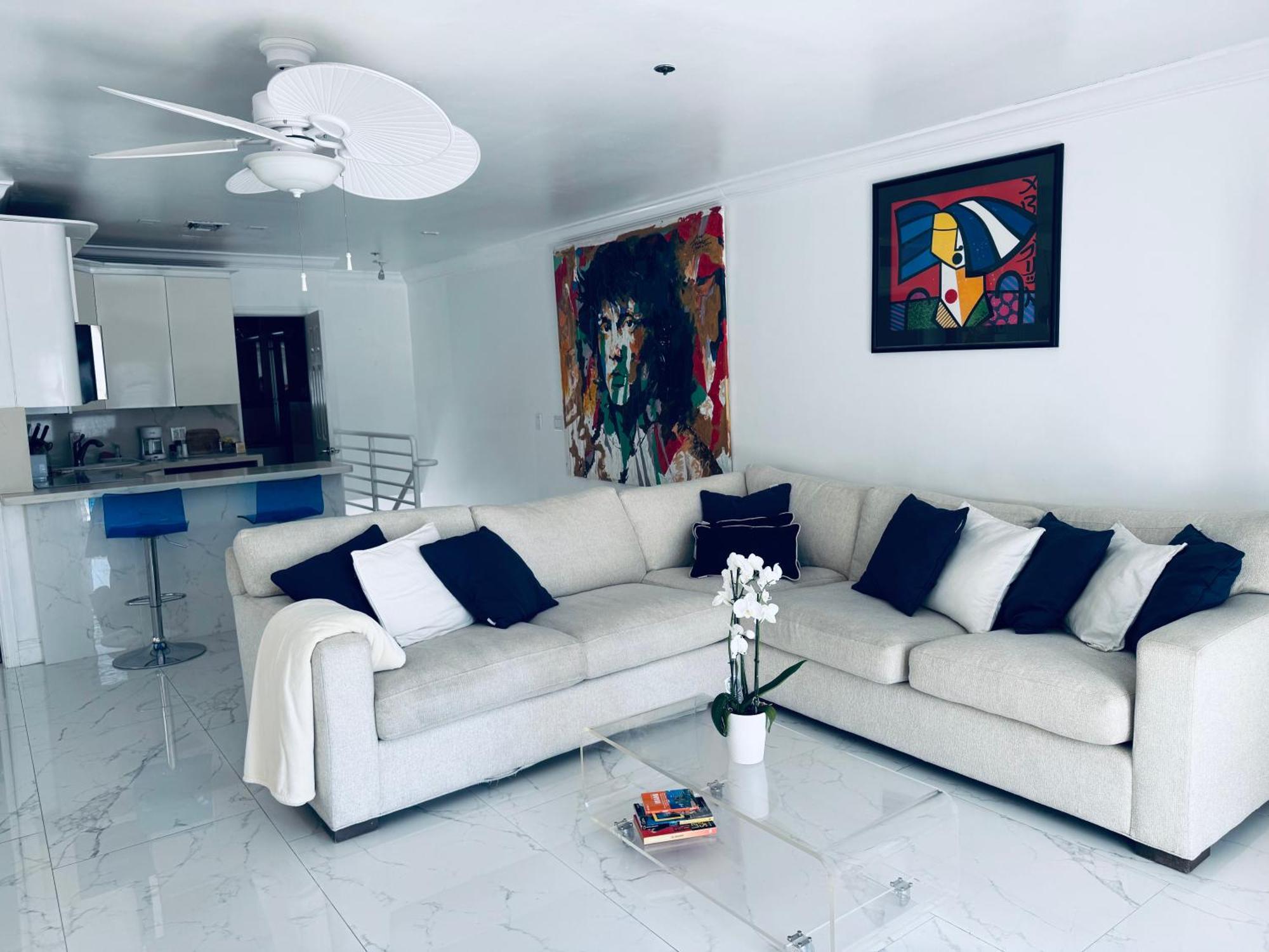 Sunrise Penthouse Ocean View Terrace Beach Few Steps Away Sobe *